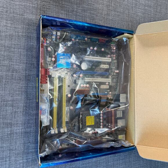 Open Box Asus P5Q-E Motherboard LGA775 Dual DDR2 Supports Intel Core 2 MBP5QER - Picture 8 of 11